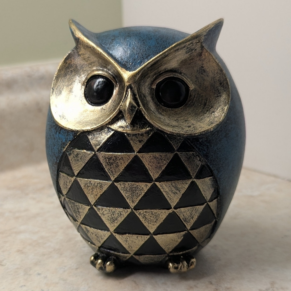 Beautiful Blue & Silver 🦉 Owl 🦉 Sculpture